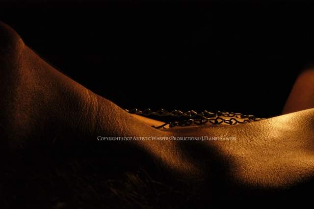 a picture called erotic shoot3 640x480 should be here...